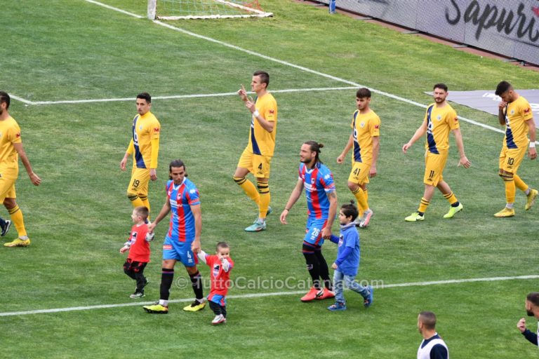 STAMPA LAMETINA: “Il Lamezia non approfitta di un Catania già promosso. E pensare che all’andata i rossazzurri meritavano la sconfitta…”