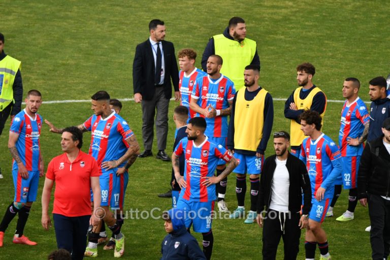 CATANIA BEFFATO: clamoroso pari nel finale, non bastano tre gol agli etnei per vincere