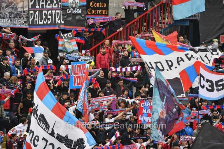 CURVA NORD CATANIA: “Coloriamo la curva, stavolta la coreografia sarete voi”