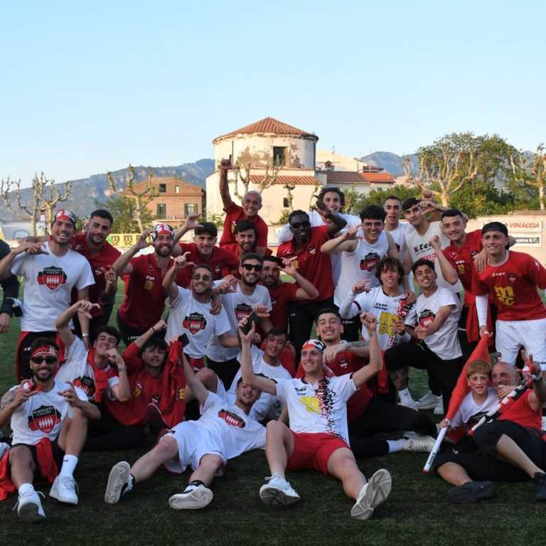 SORRENTO CALCIO: “Adesso sfida tra due squadre vinCenti nel mitico Cibali”