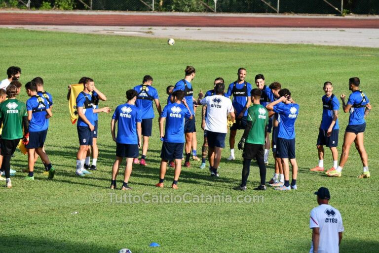 LA SICILIA: “A breve annuncio amichevole di scarico con squadra di Promozione”