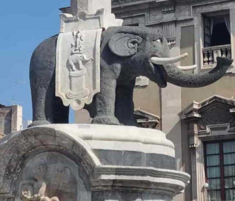 DALLA CITTA’: riecco il “Liotru” in Piazza Duomo