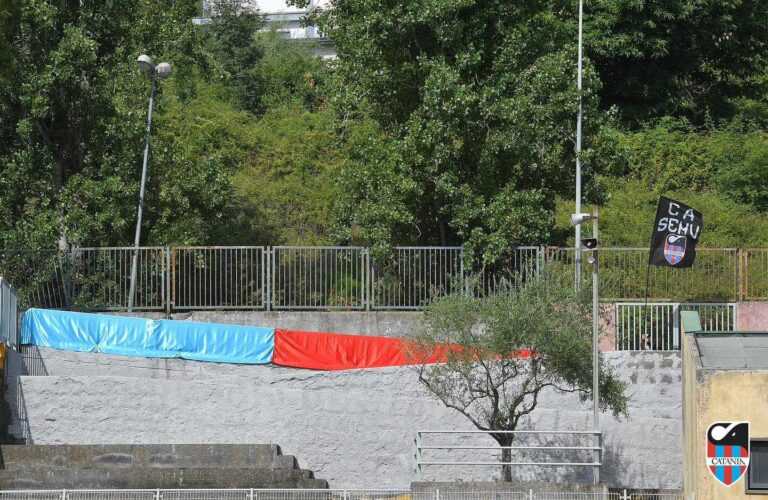 LA SICILIA: “Incitamento tifosi fuori dall’hotel. Porte aperte, notizie nei prossimi giorni”