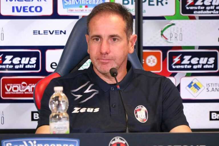 SERIE C: clamoroso a Crotone, dopo l’ufficialità dell’esonero Zauli rimane al suo posto su richiesta della squadra