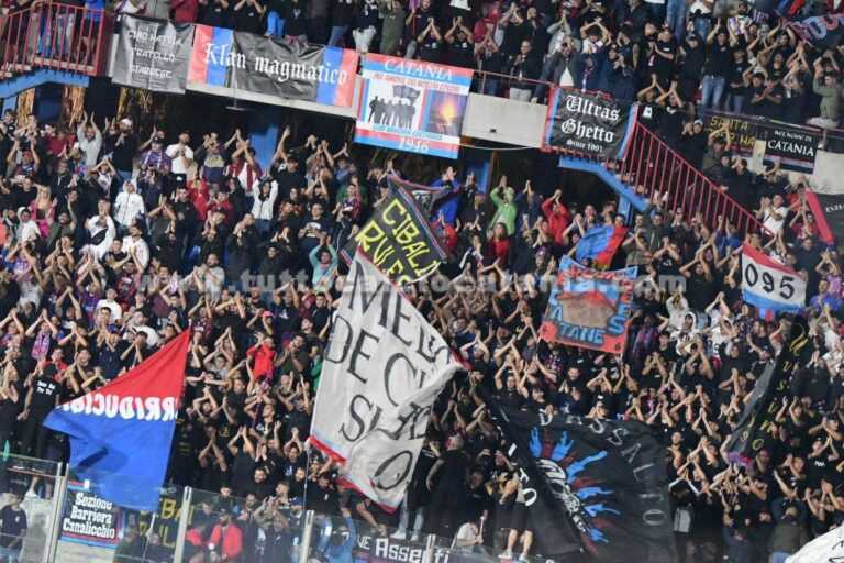 CURVA SUD CATANIA: “Pronta coreografia, per la perfetta riuscita invitiamo a raggiungere lo stadio con largo anticipo”
