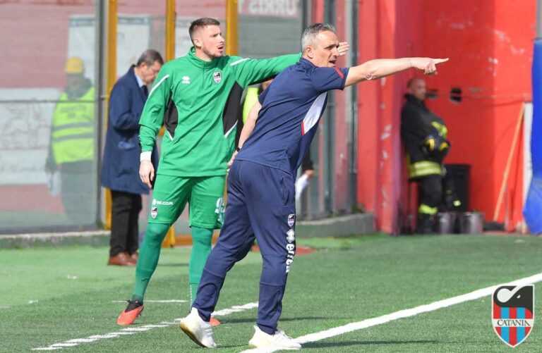 LA SICILIA: “Catania, cambiano gli allenatori ma…”