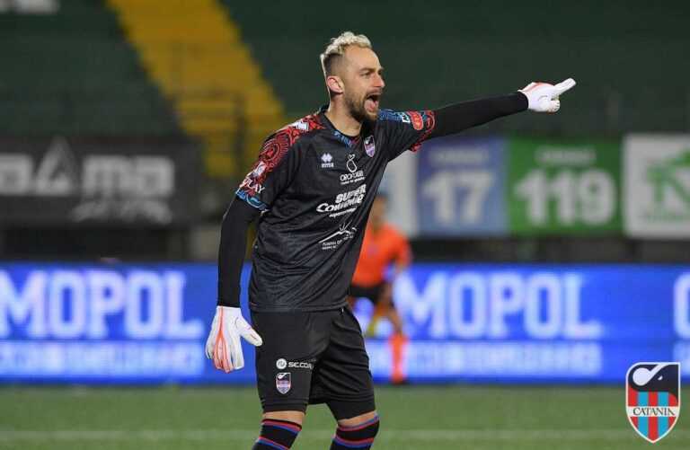 LA SICILIA: “Catania, quattro portieri alternati in campo. Ai playoff ancora Furlan titolare?”