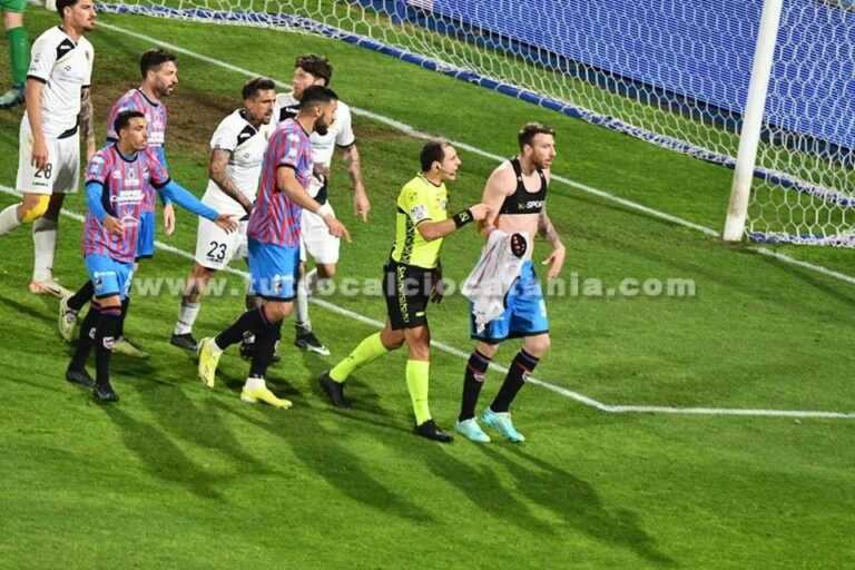 TRACOLLO ROSSAZZURRO: il Giugliano passa al “Massimino”
