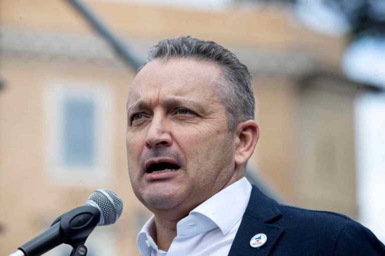 PAOLONI (Segr. Generale SAP): “Massimo apprezzamento per le modalità con cui il Catania ha preso le distanze dal tifo violento”