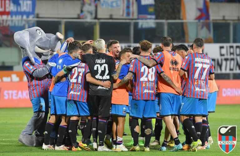 LA SICILIA: “Da quali giocatori ripartire? Tifosi patrimonio del club. Operazione rilancio, non bisogna più sbagliare”