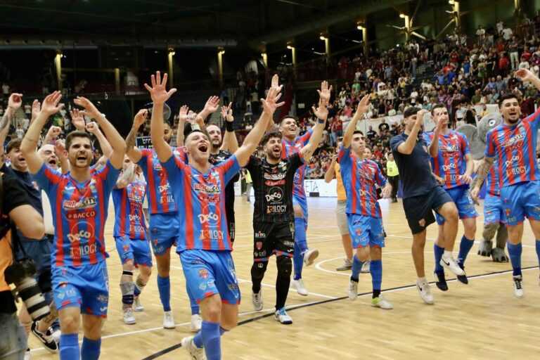 CALCIO CATANESE: Meta Catania, capitan Musumeci fa esplodere il PalaCatania. Lo scudetto si decide venerdì