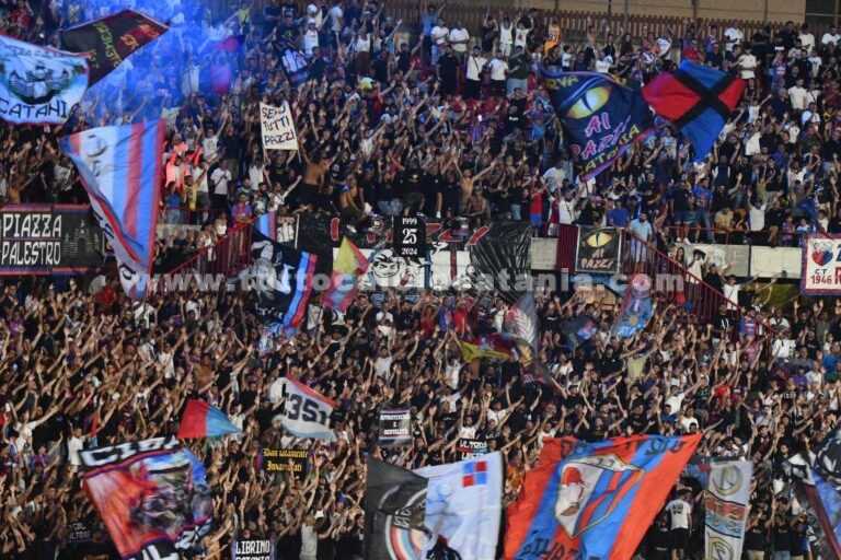 LA SICILIA: “Il tifo d’estate ha un bell’effetto sulla città. Applausi convinti per Castellini e Toscano”