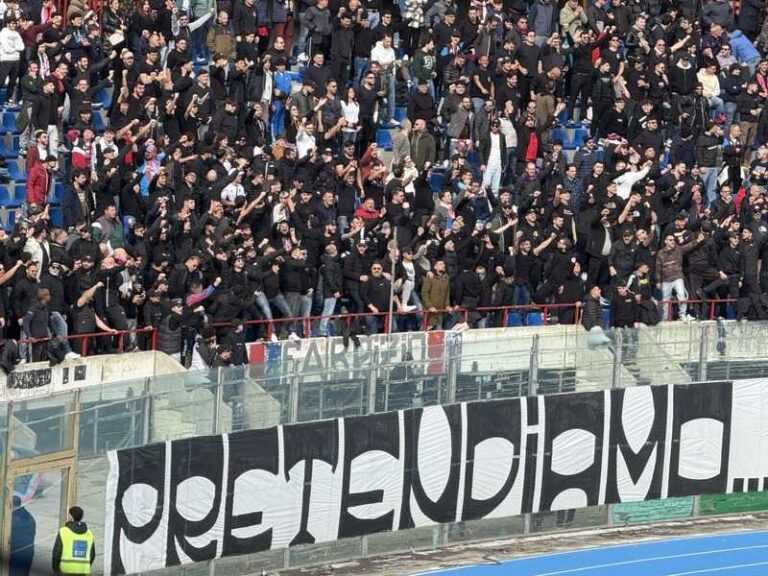 SOLO LA MAGLIA: il messaggio degli ultras alla squadra