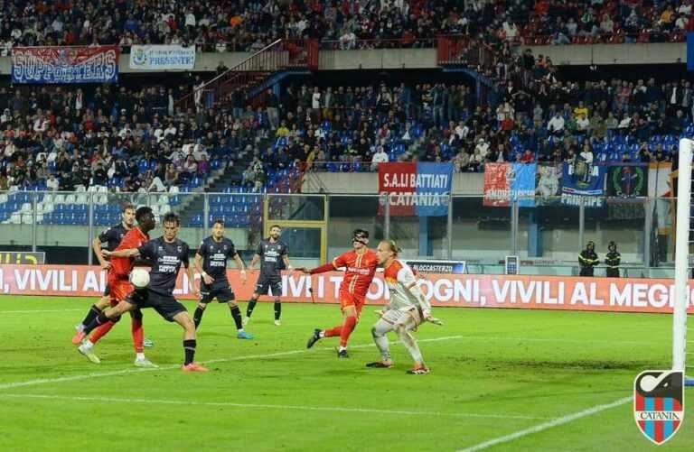 STAMPA MESSINESE – MessinaSportiva: “Il Catania sembra avere più armi di un anno fa. Messina, derby dell’orgoglio”