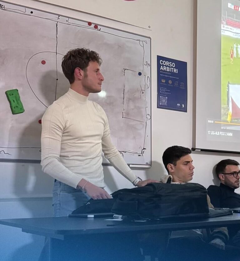 VERSO COSENZA-CATANIA: arbitra Luongo della sezione di Frattamaggiore. Curiosità, precedenti e statistiche del direttore di gara