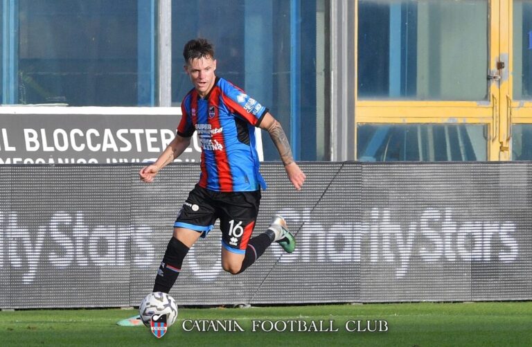 RASSEGNA STAMPA – La Sicilia, Quaini: “Non accontentiamoci. Vivo esperienza totale e gratificante. Cicerelli prezioso dentro e fuori dal campo. La città intera ci trascina”