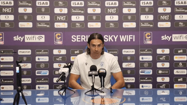 TURATI (all. Siracusa): “Catania forte e società che presto raggiungerà la A, ma non partiamo battuti. Vanno tenuti lontani dagli ultimi 16 metri”