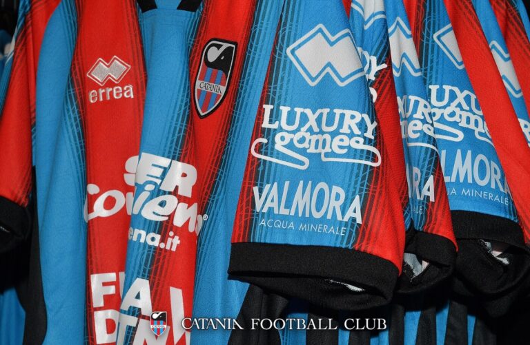 RASSEGNA STAMPA – La Sicilia: “Maglia di Aloi nello spogliatoio e 30 tifosi non residenti bene accolti dai sostenitori di casa”